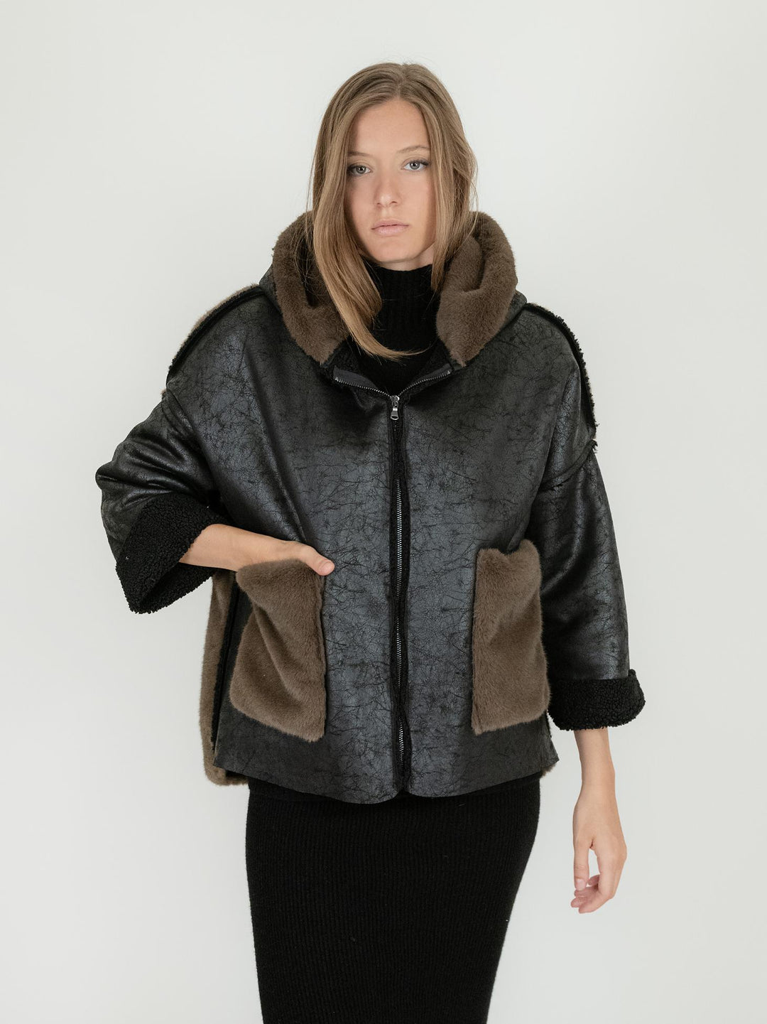 ECO MONTONE NERO CON CAPPUCCIO ISONE 4208 ANDREA MORANDO 