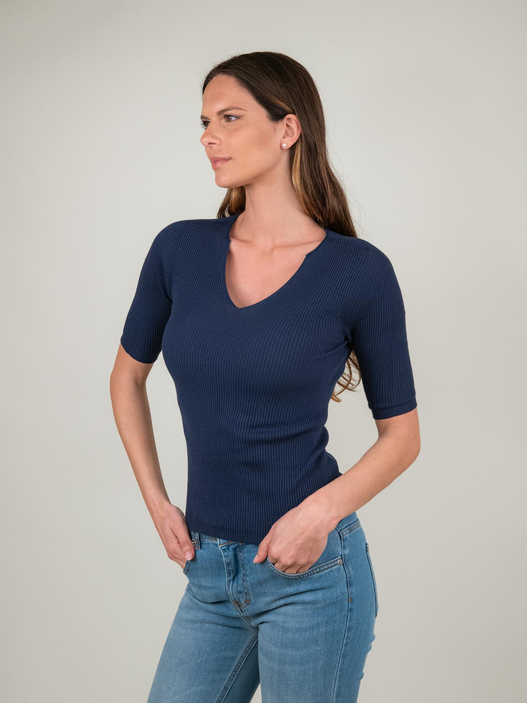 MAGLIA A COSTINE BLU SCOLLO A V 3922 BLU ANDREA MORANDO 