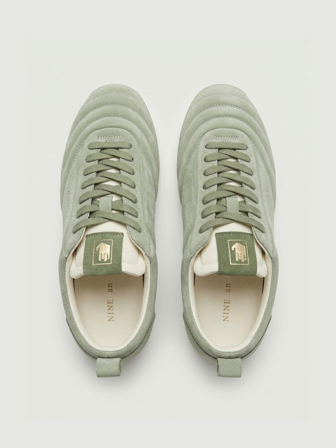 Sneaker sokker in suede color salvia SOKKER GREEN MILITARY NINE AN HALF 