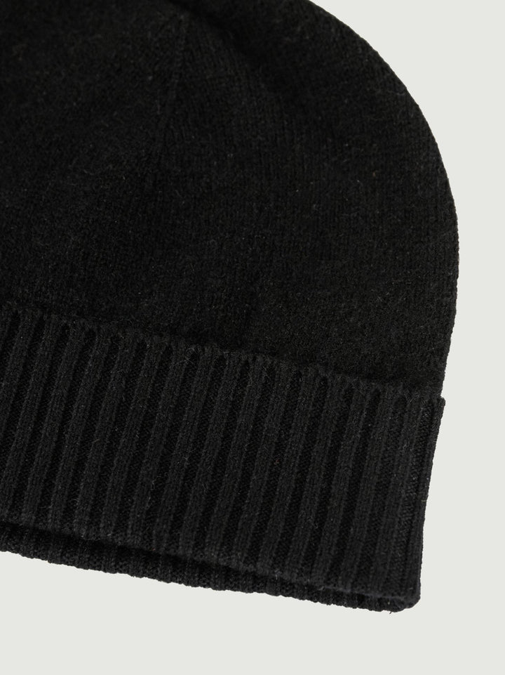 BERRETTO IN CASHMERE NERO