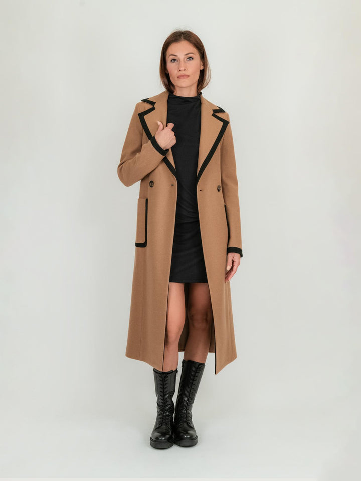 CAPPOTTO CAMMELLO CON PROFILI NERI 9775RO CAMMELLO/NERO ANDREA MORANDO 