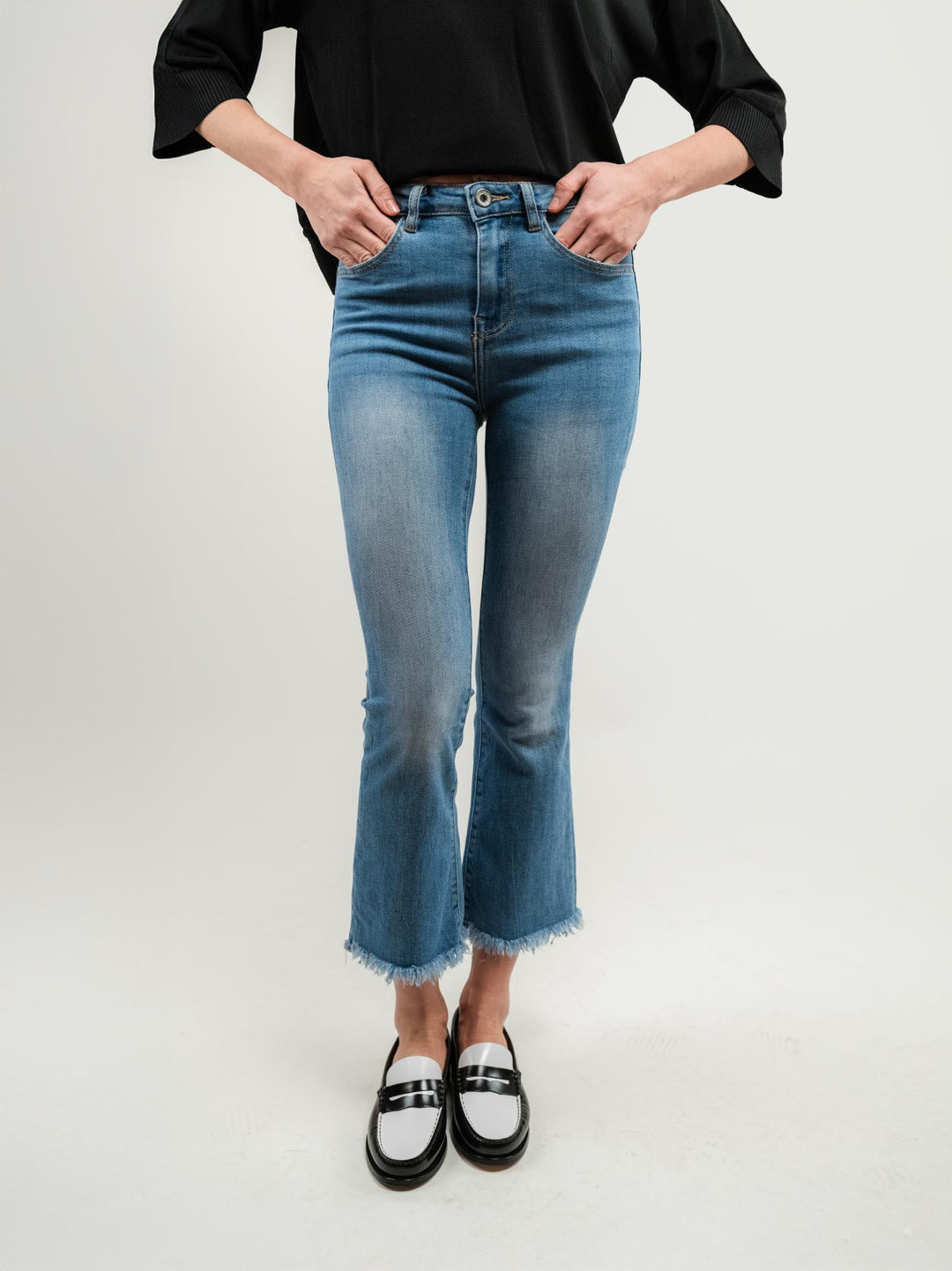 Jeans a trombetta sfrangiato in denim chiaro 1356 DENIM CHIARO ANDREA MORANDO 