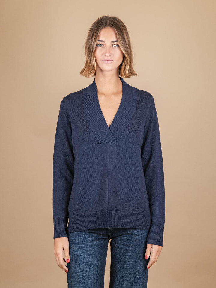MAGLIA MAXI SCOLLO A V IN LANA VERGINE BLU 2378068 089 ANDREA MORANDO 