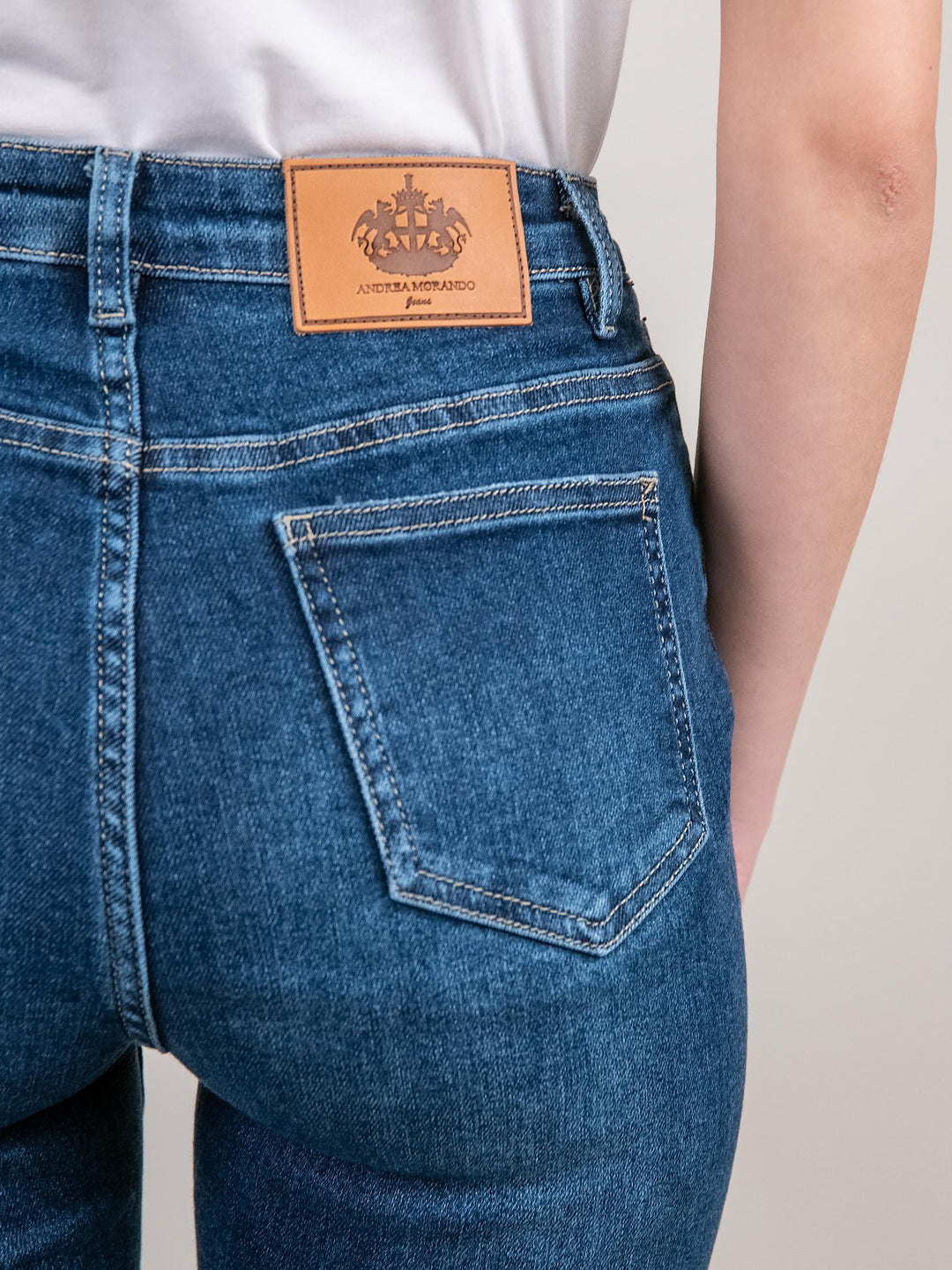 JEANS A ZAMPA ELASTICIZZATO CON MAXI SPACCO FRONTALE 9126 DENIM ANDREA MORANDO 