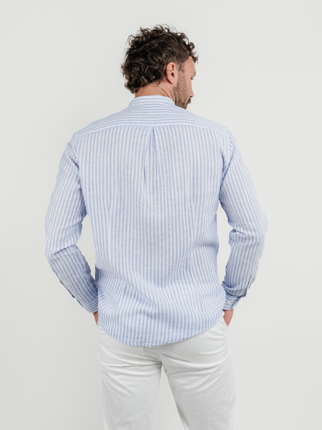 Camicia alla coreana a righe bianche e azzurre