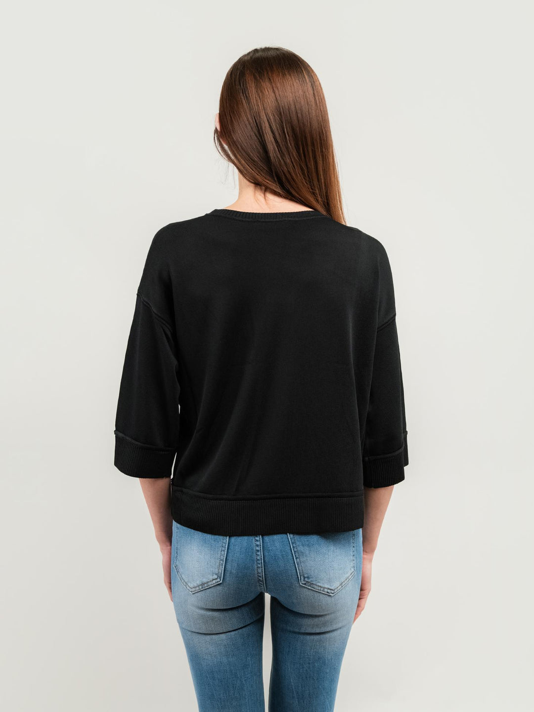 MAGLIA NERA CON MANICA A 3/4