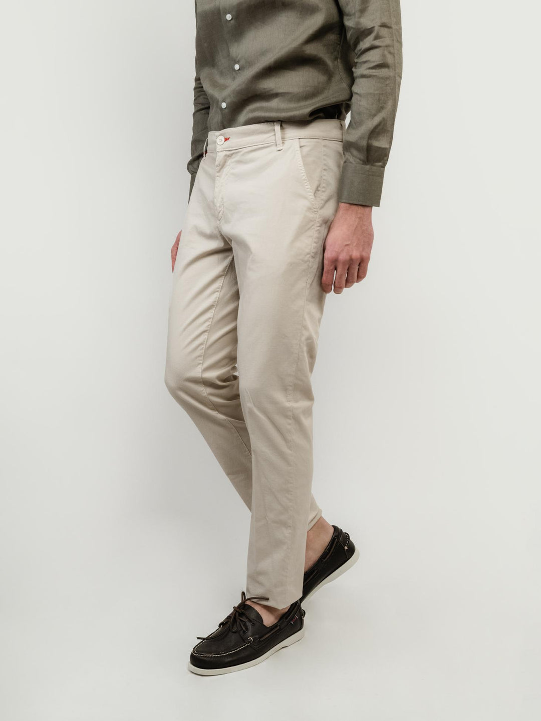 Pantalone chinos con trama nido d'ape burro