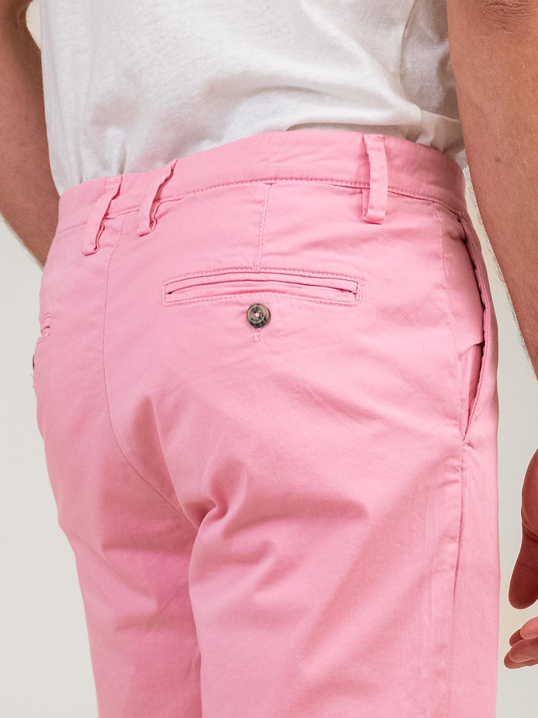 BERMUDA ROSA CON TASCHE A FILO