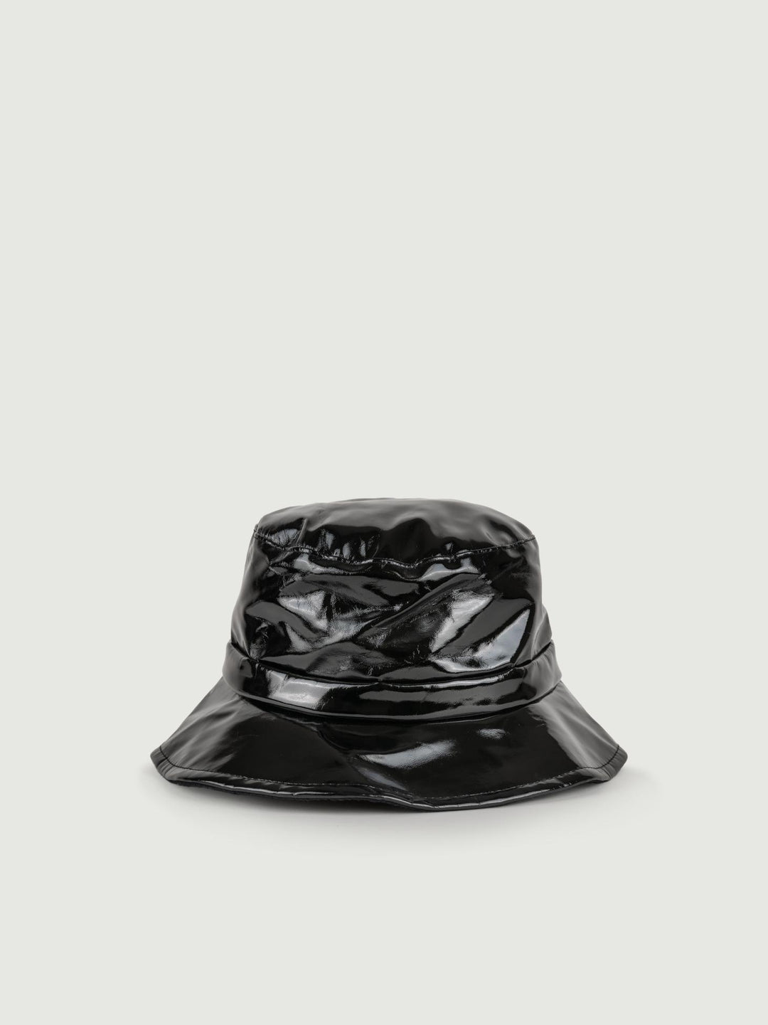 CAPPELLO BUKET DA PIOGGIA <BR/>IN VERNICE NERO CP3919 NERO ANDREA MORANDO 