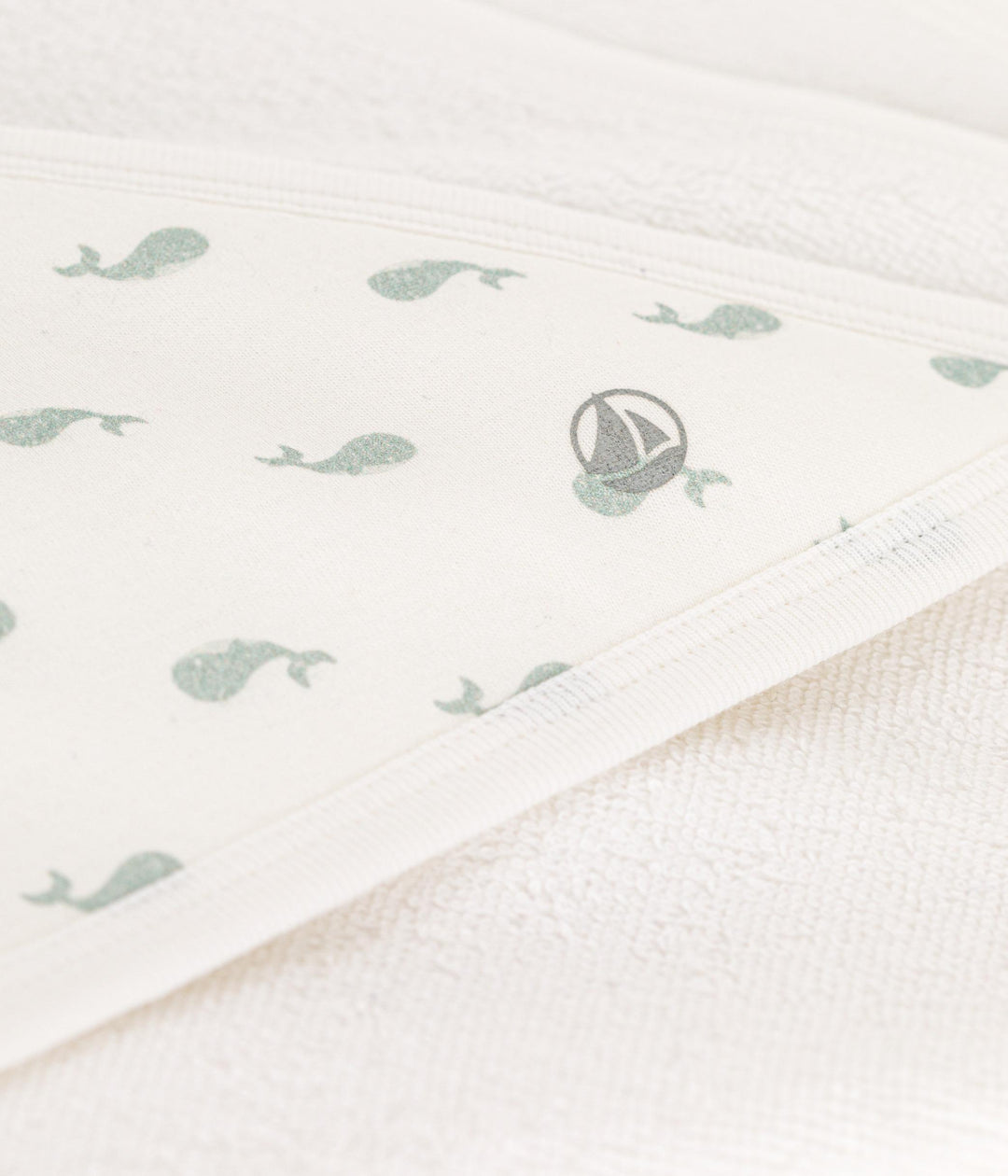 Telo bagno neonato balene A0ATT 01 PETIT BATEAU 
