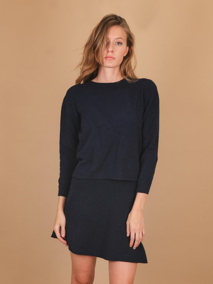 GIROCOLLO IN MAGLIA BLU CON MICRO SPACCHI LATERALI 0670/15 0115 BIMOR 