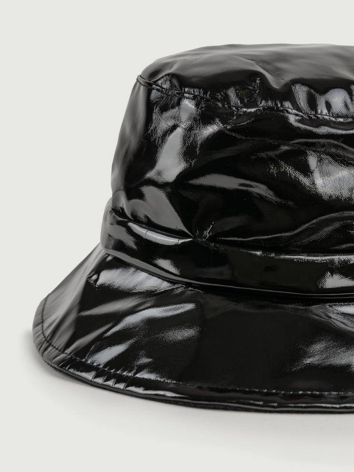 CAPPELLO BUKET DA PIOGGIA <BR/>IN VERNICE NERO CP3919 NERO ANDREA MORANDO 