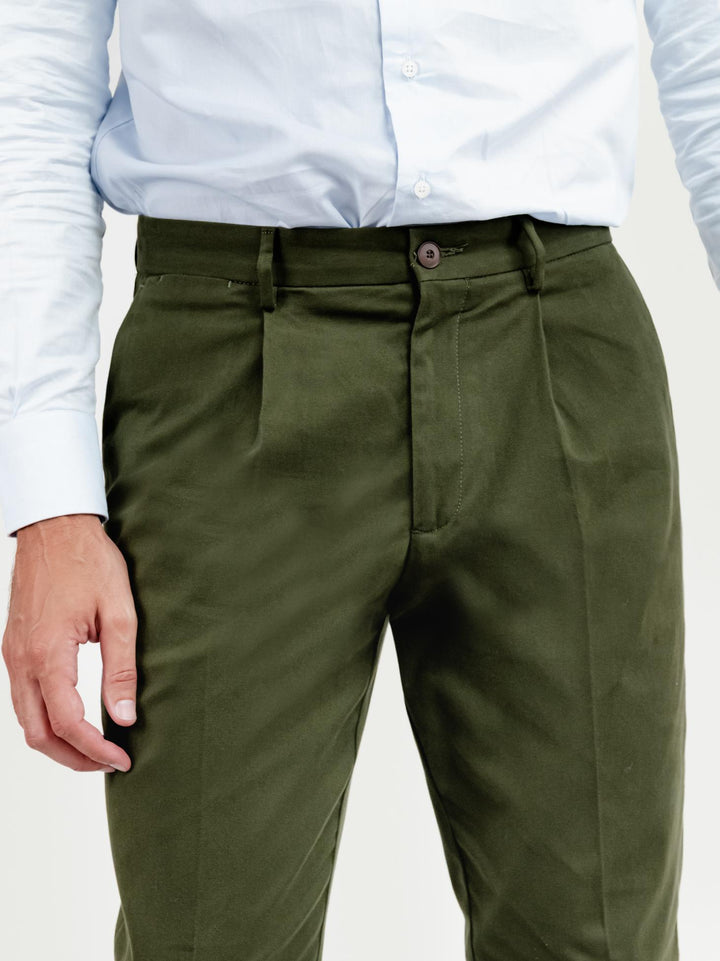 PANTALONE CON PENCES IN COTONE VERDE P014 131 ANDREA MORANDO 