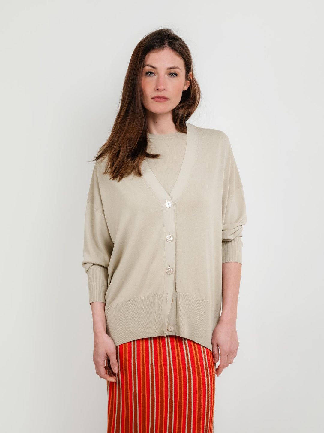 cardigan con bottoni beige