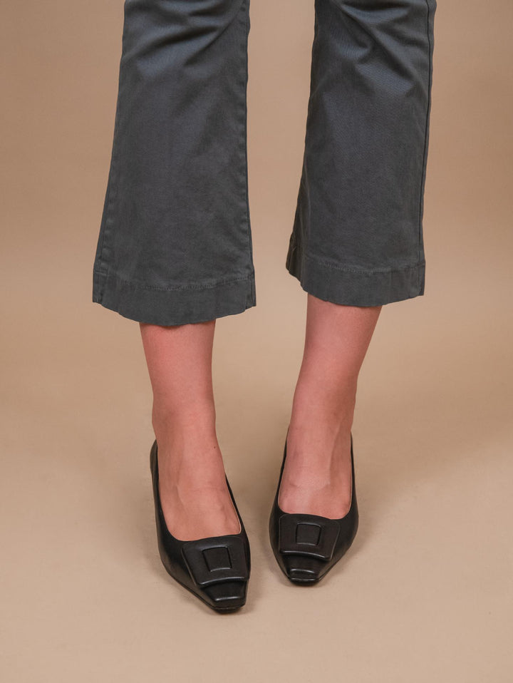 DECOLLETE CON APPLICAZIONE FRONTALE IN PELLE NERA 610Z10VK NEGRO ANDREA MORANDO 