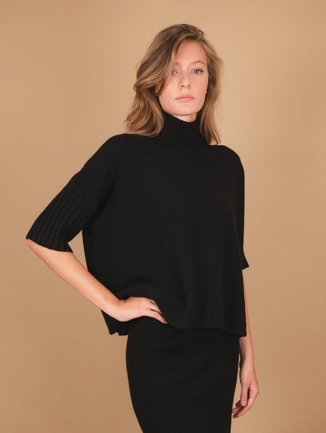 LUPETTO IN MAGLIA OVER CON MAINICA TRE QUARTI NERO 0370/164 0010 BIMOR 