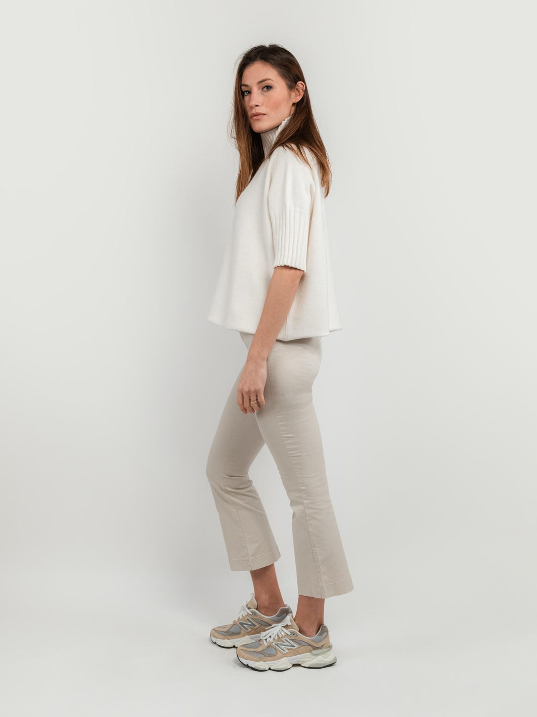 PANTALONE A TROMBETTA BEIGE IN COTONE