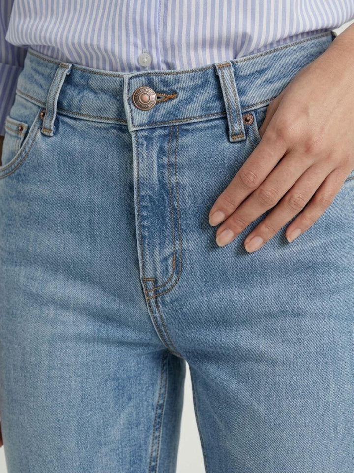 Jeans sfrangiato a trombetta lavaggio chiaro 80137BOM MEDIO BASIK ANDREA MORANDO 