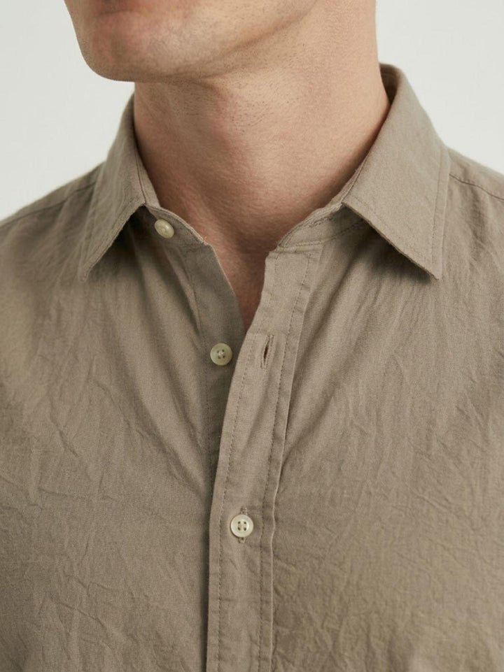 Camicia Brad  in mussola di cotone nocciola BRAD/TC171 M04 BAGGIES 