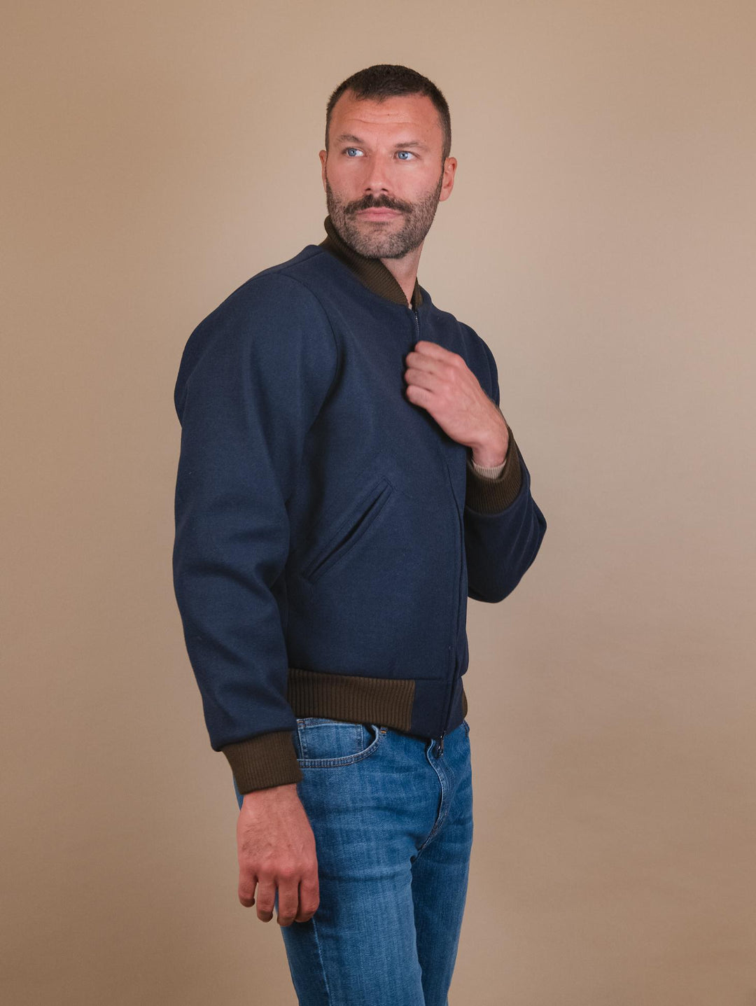 BOMBER CON PROFILI A CONTRASTO IN TESSUTO BLU RJ02 NAVY ANDREA MORANDO 