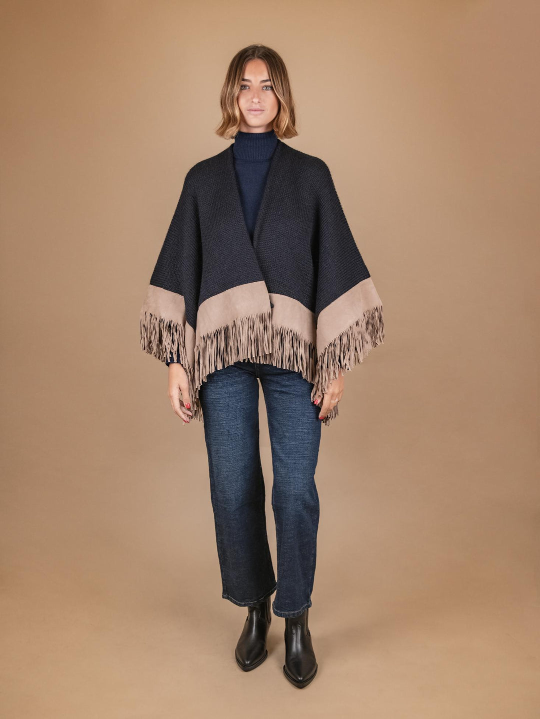 SCIALLE IN LANA BLU CON PROFILI E FRANGE IN CAMOSCIO BEIGE OLIVIA530 270 ANDREA MORANDO 