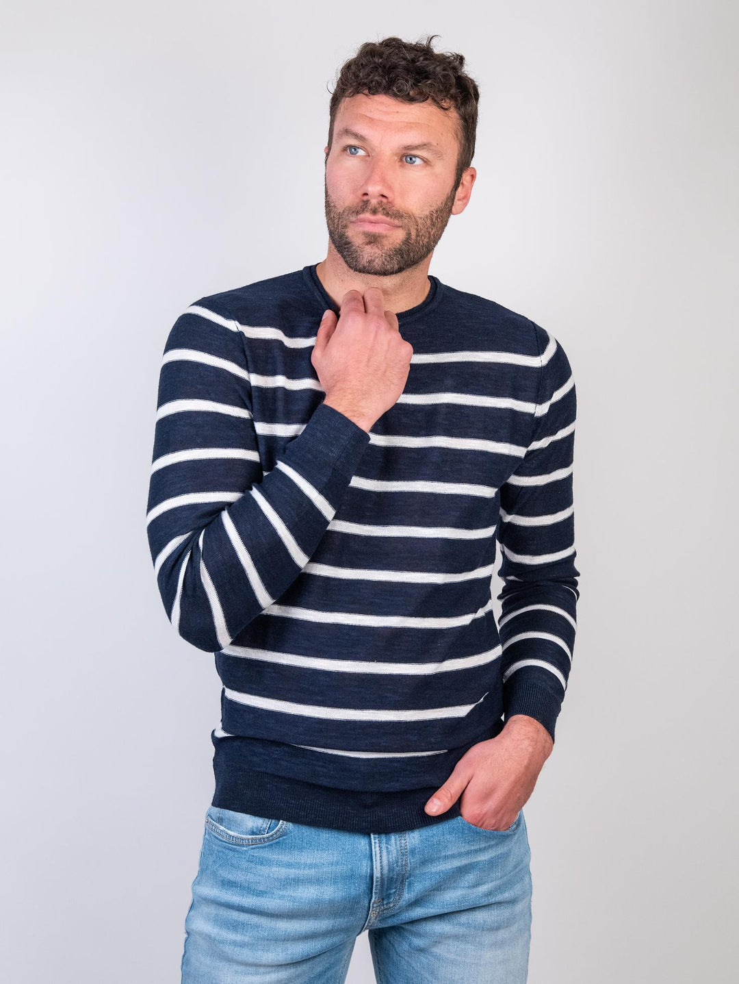 Maglia girocollo a righe blu e bianca