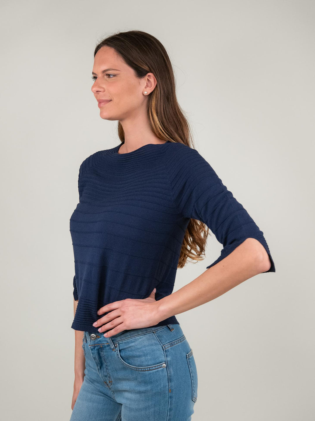 MAGLIA BLU CON SCOLLO A BARCHETTA 1613 BLU ANDREA MORANDO 