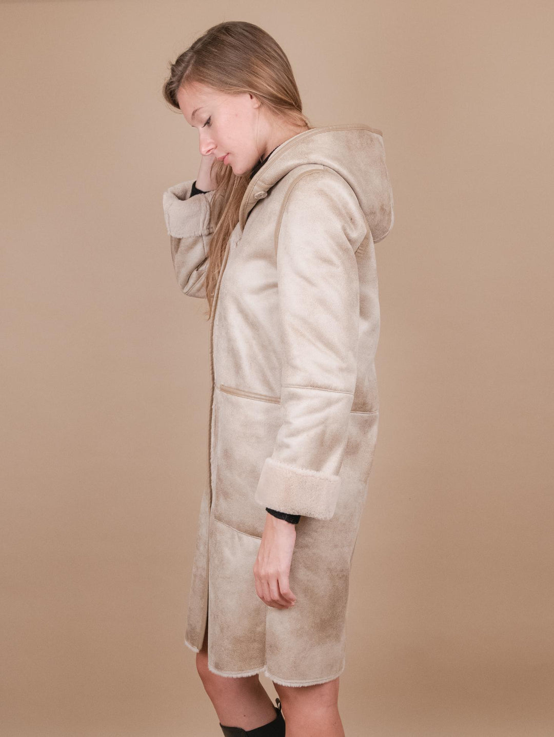 ECO-MONTONE REVERSIBILE IN  ECO-PELLICCIA BEIGE<BR/> B357CAMO 010 ANDREA MORANDO 