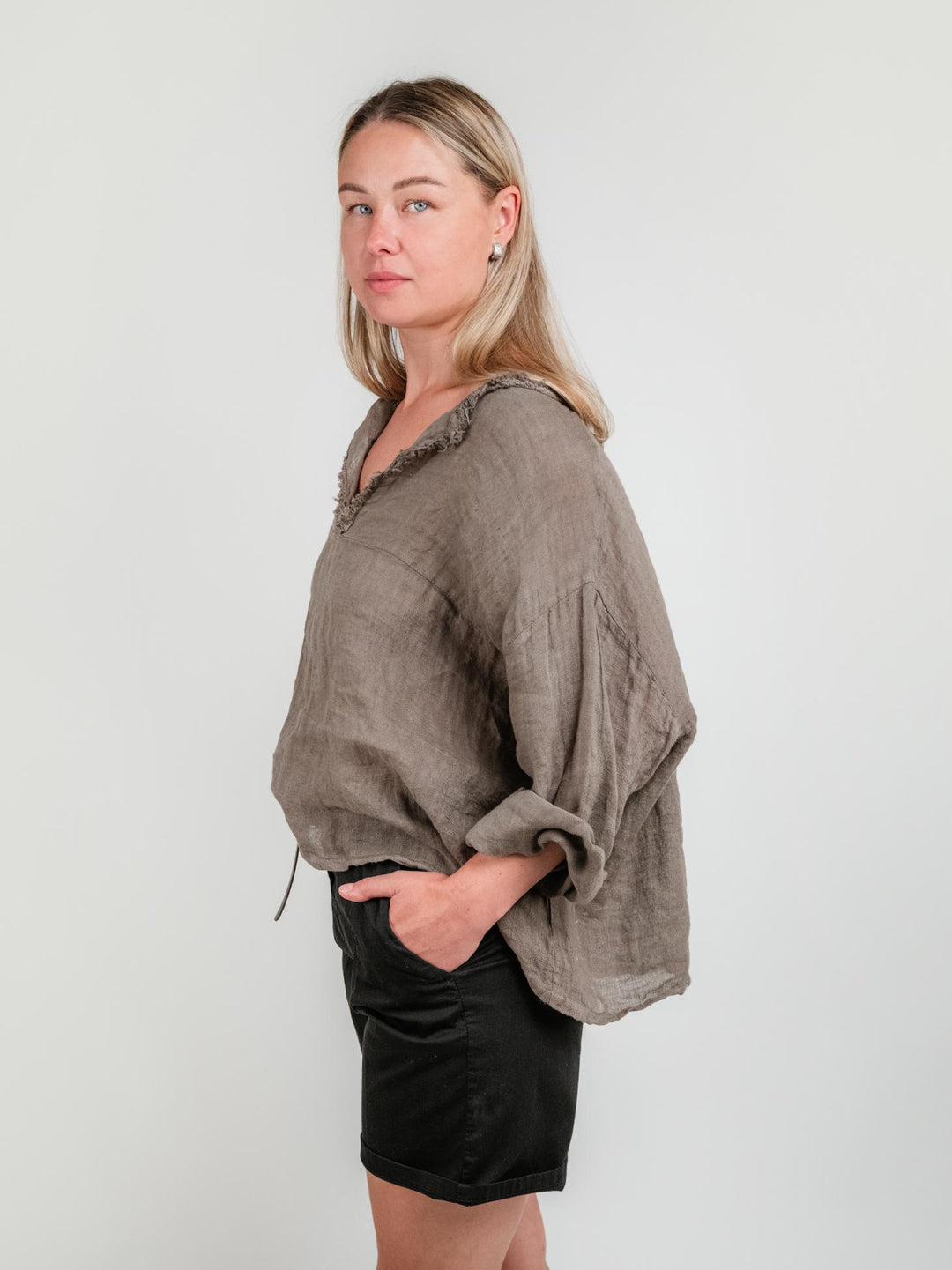 BLUSA OVERSIZE IN LINO CON COLLO SFRANGIATO TORTORA 03235 TORTORA ANDREA MORANDO 