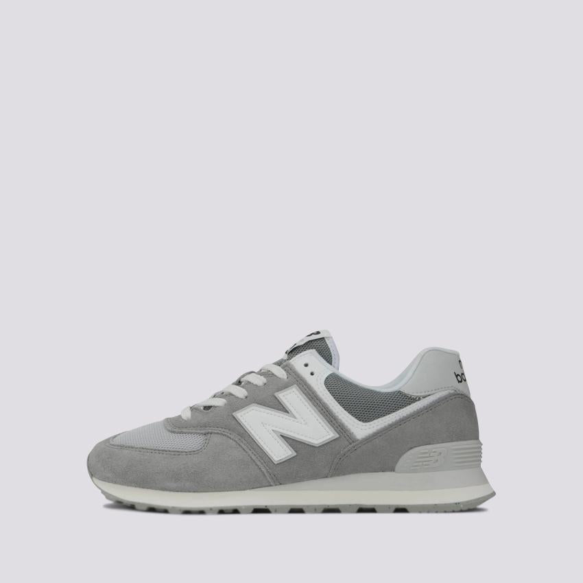 Sneaker 574 grigio e bianco U574FGR DATHLETIC GREY NEW BALANCE 