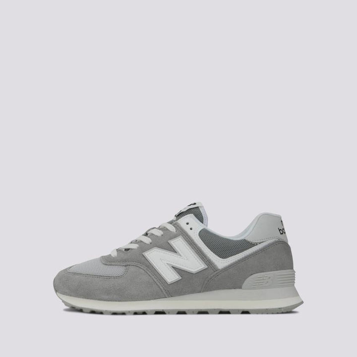 Sneaker 574 grigio e bianco U574FGR DATHLETIC GREY NEW BALANCE 