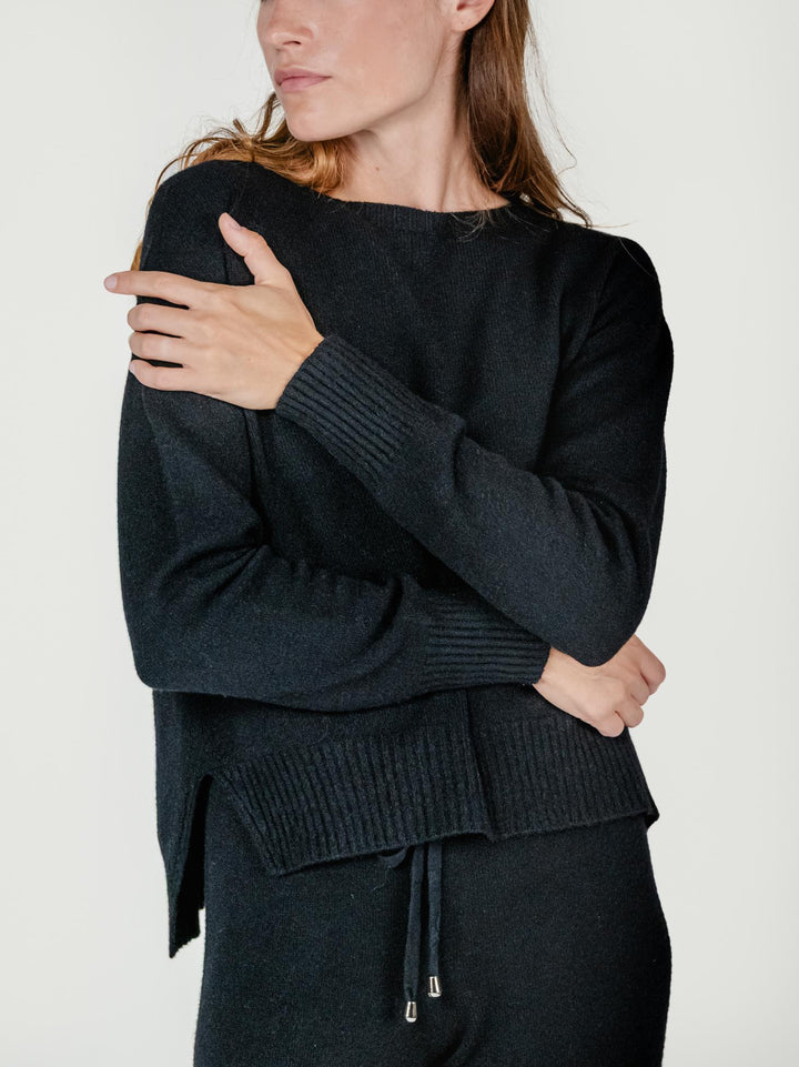 MAGLIA GIROCOLLO CON FONDO ASSIMETRICO NERO 037050 0010 BIMOR 
