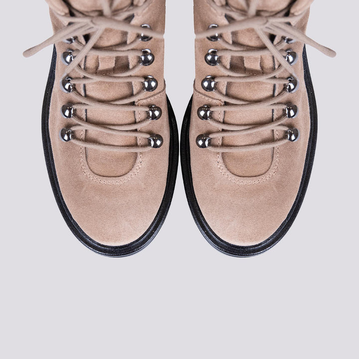 SCARPONCINO CON ALLACCIO TREKKING IN CAMOSCIO BEIGE