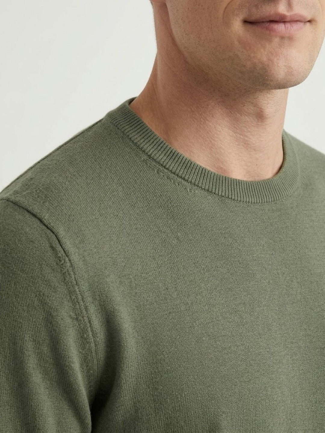 Maglia girocollo in cotone rasato verde salvia 3850900 356 ANDREA MORANDO 