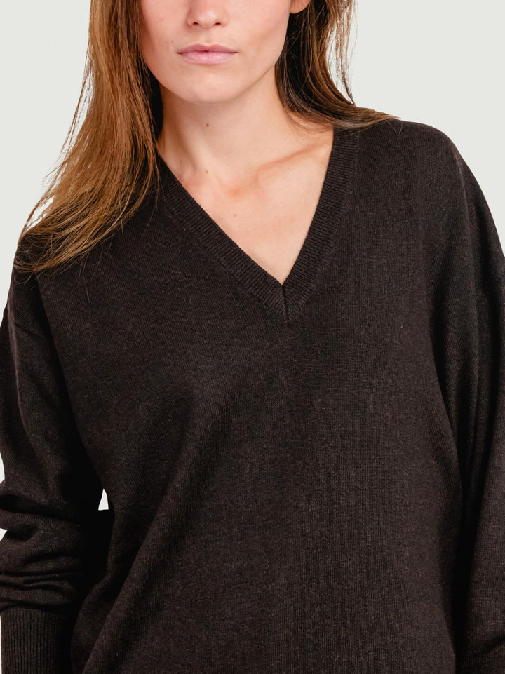 MAGLIA OVERSIZE SCOLLO A V TESTA MORO 14239V CAFFE ANDREA MORANDO 