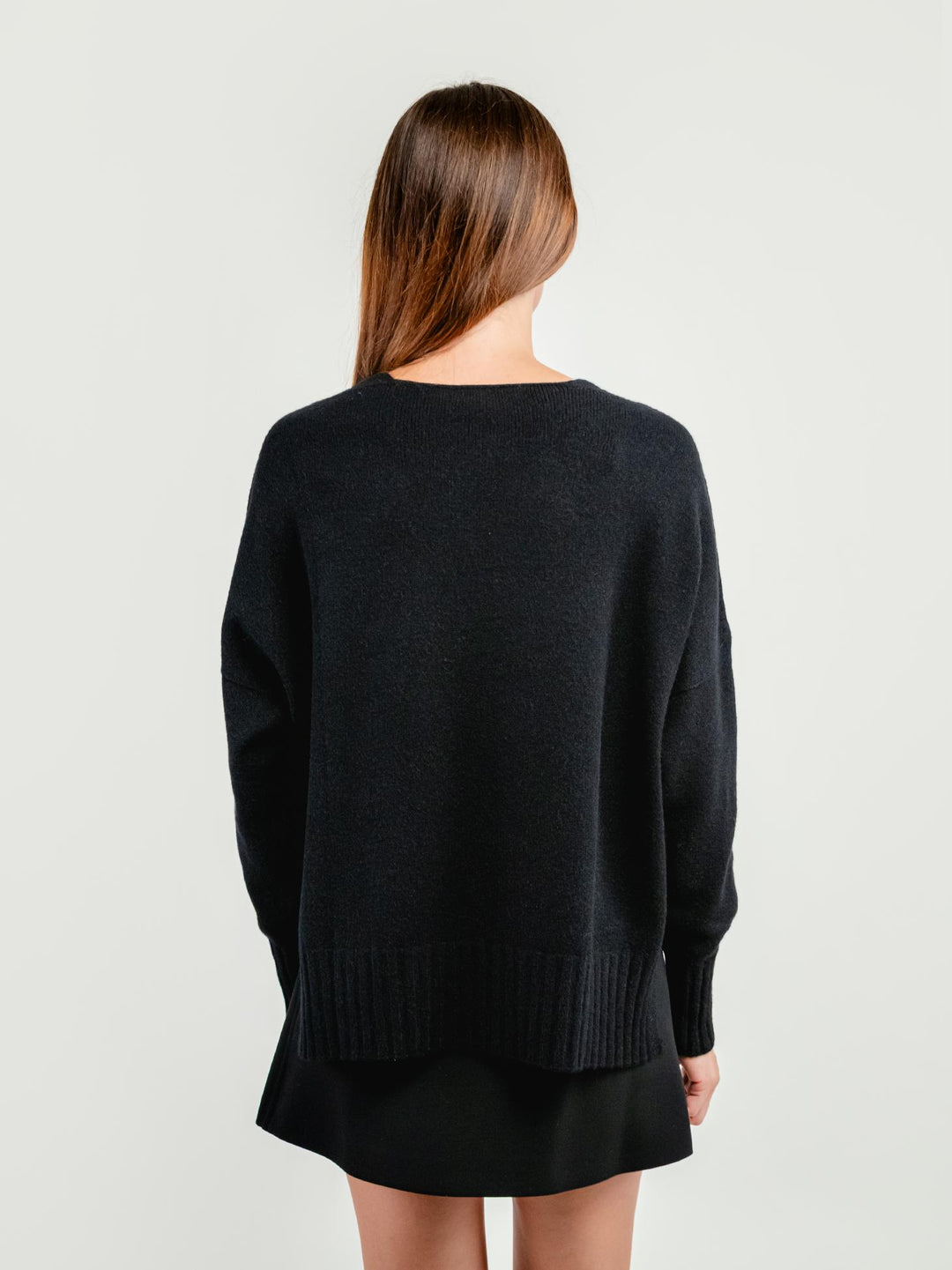 MAGLIA CON SCOLLO A V NERA 0570592 0010 BIMOR 