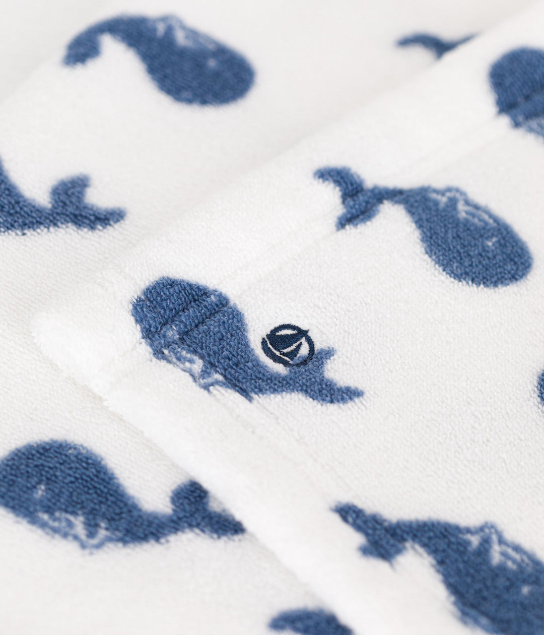 Mantellina da bagno in spugna con balena stampata neonato A0B0G 85 PETIT BATEAU 