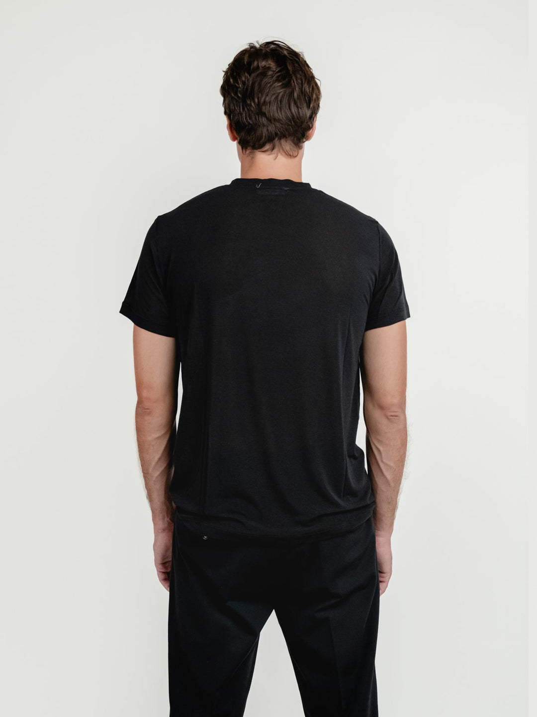 T-SHIRT GIROCOLLO IN MISTO CASHMERE NERA T007 101 ANDREA MORANDO 