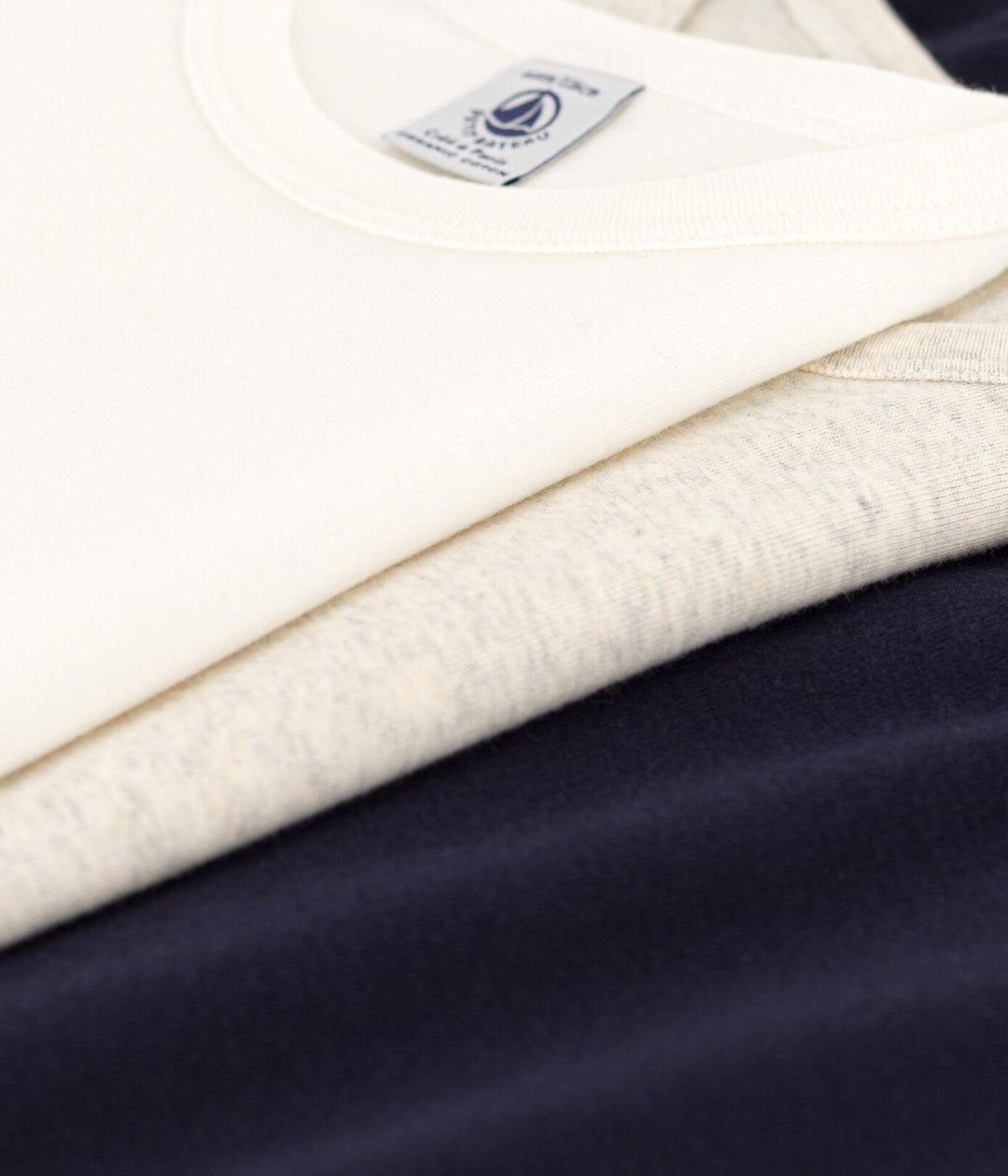 SET DI 3 T-SHIRT BAMBINO A MANICHE CORTE IN COTONE TINTA UNITA A0890 00 PETIT BATEAU 