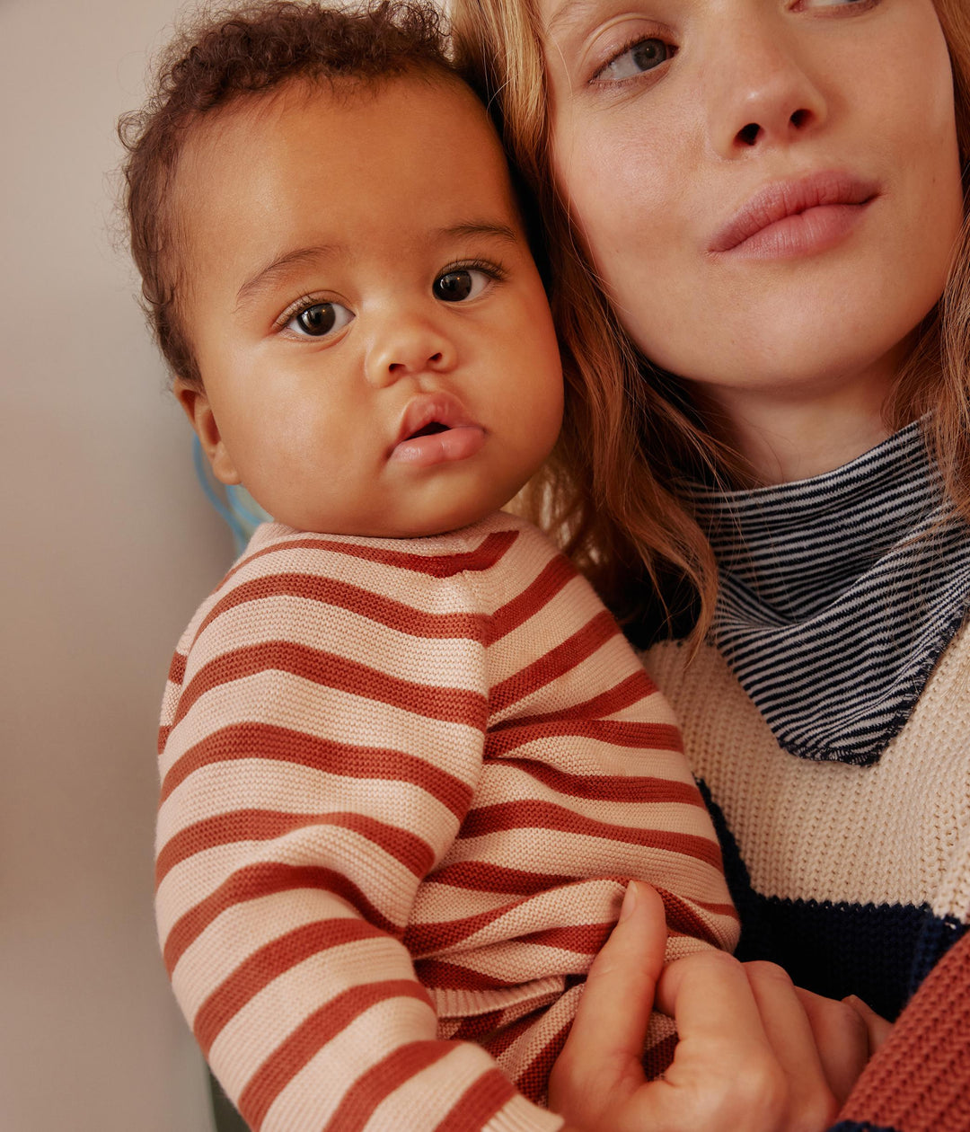 COMPLETO 2 PEZZI BEBÈ IN MAGLIA DI COTONE A RIGHE A09N1 01 PETIT BATEAU 