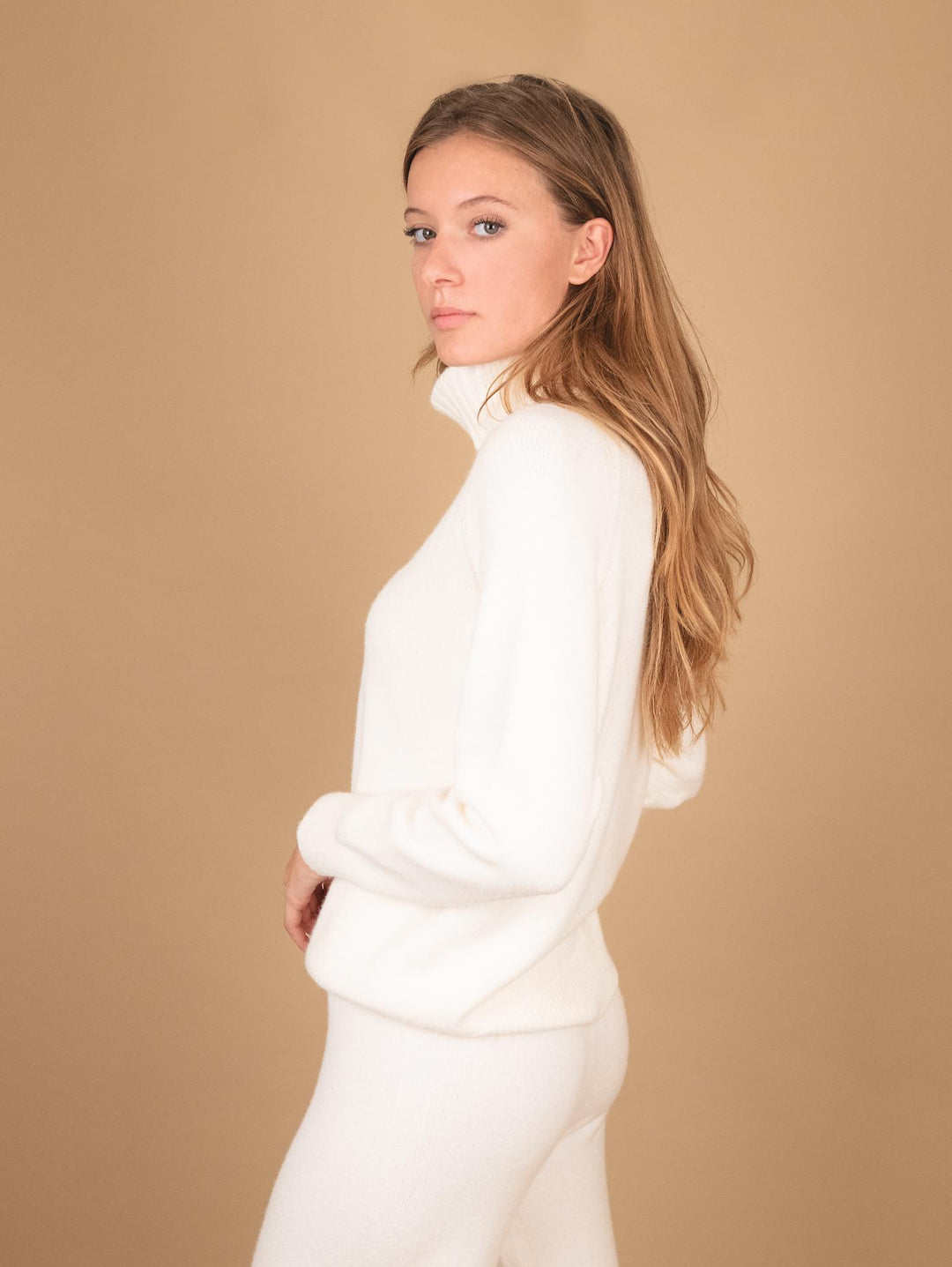DOLCEVITA IN MAGLIA PANNA CON MAXI COLLO 0350/210 0248 BIMOR 