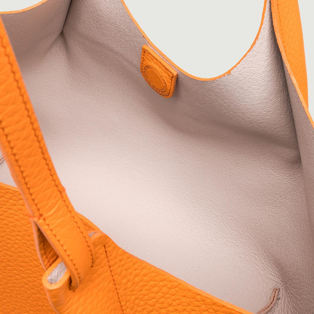 BORSA A SPALLA DUA IN PELLE MARTELLATA FLAME ORANGE BS 9720/24PE RNGDBL 13316 GIANNI CHIARINI 