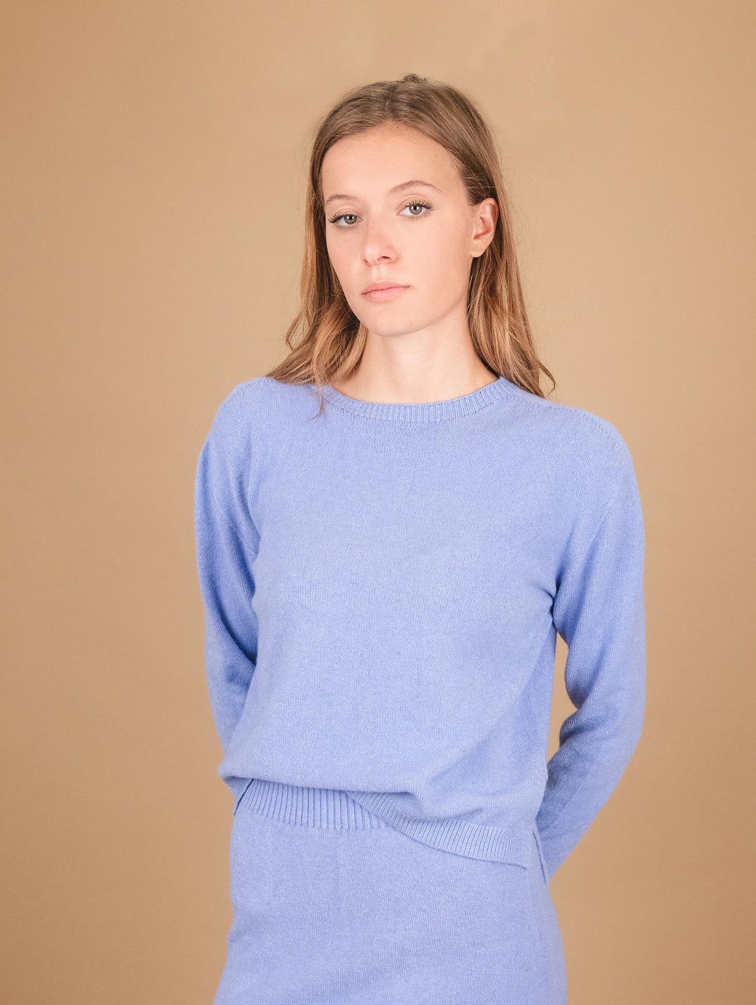 GIROCOLLO IN MAGLIA  CON MICRO SPACCHI LATERALI AZZURRO 0670/15 8013 BIMOR 
