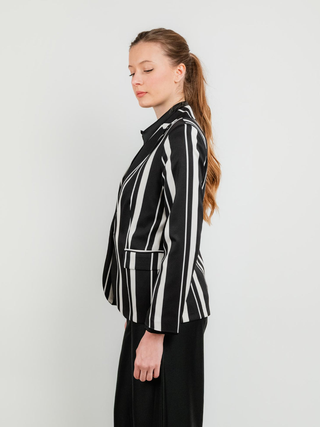 BLAZER MONOPETTO NERO A RIGHE PANNA