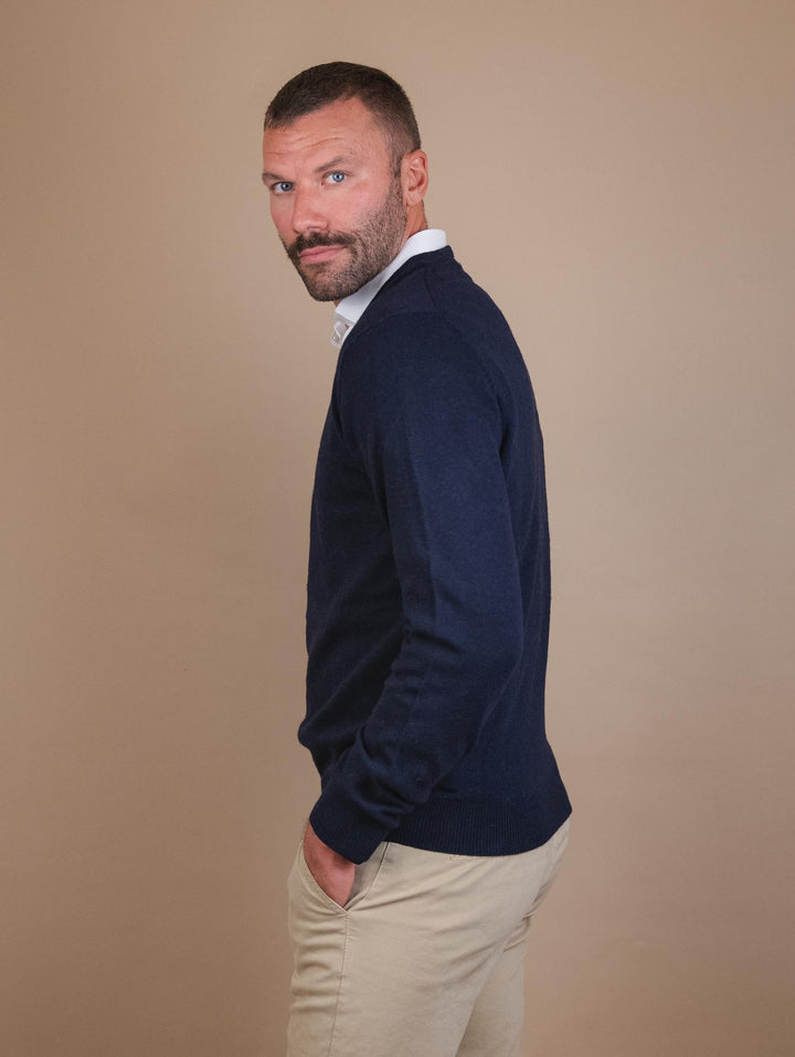 MAGLIA SCOLLO A V IN LANA MISTO CASHMERE BLU