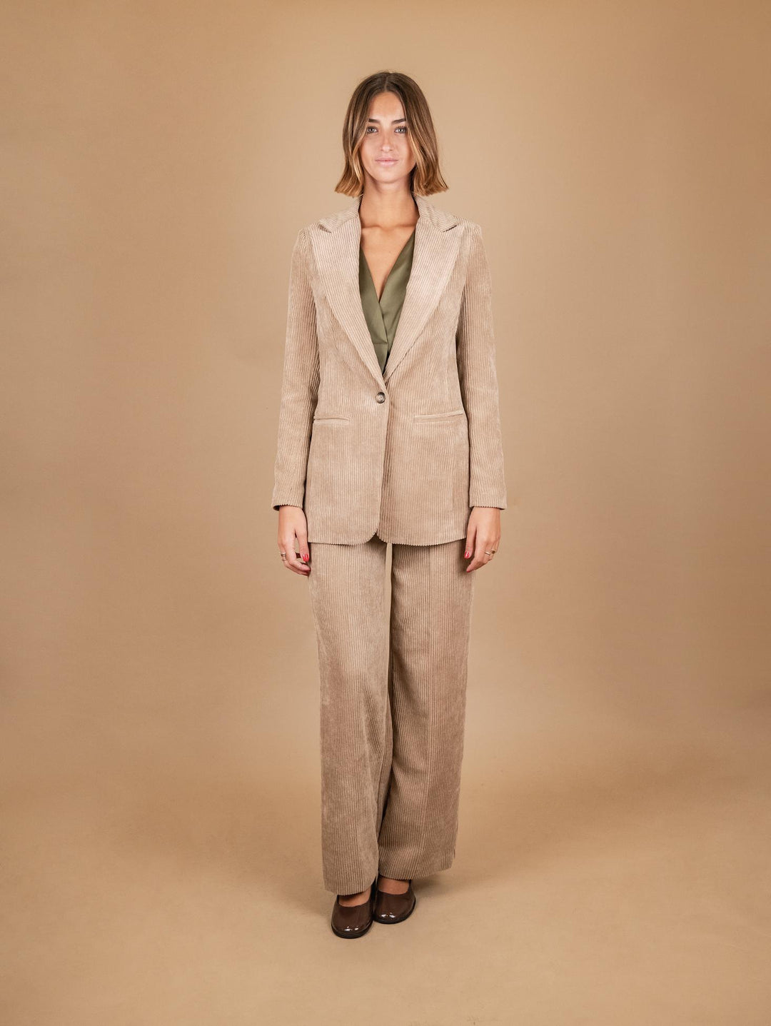 PANTALONE A PALAZZO IN VELLUTO A COSTE CAMMELLO P3037 BEIGE ANDREA MORANDO 