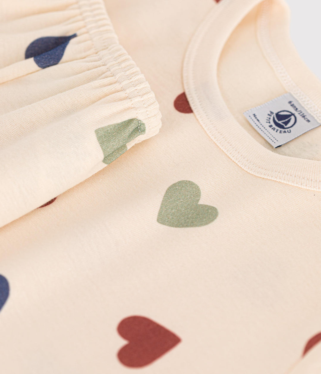 PIGIAMA SHORT FANTASIA A CUORI IN COTONE<BR/> A09OV 01 PETIT BATEAU 