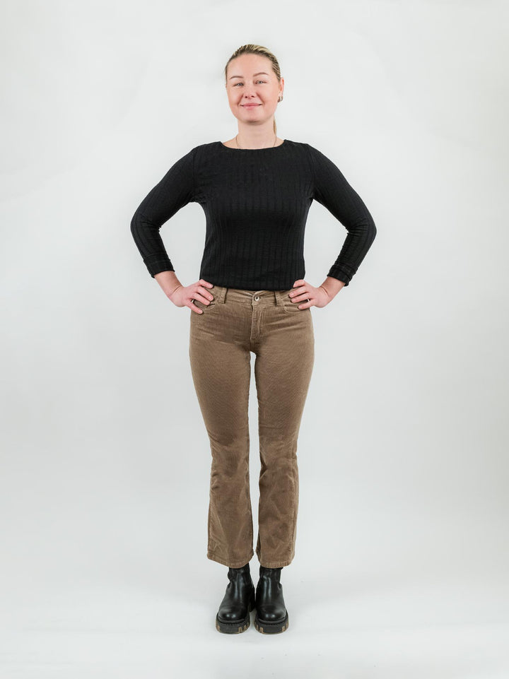 Pantalone cinque tasche a trombetta in velluto beige