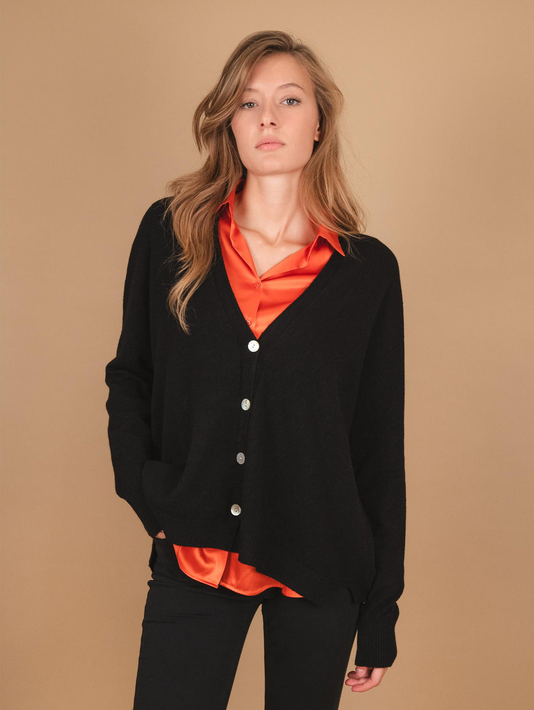 CARDIGAN OVER CON BOTTONI IN MADREPERLA NERO 0220/31 010 BIMOR 