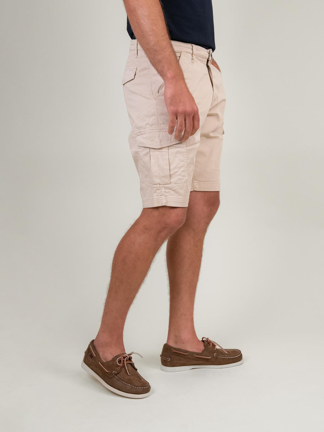 BERMUDA BEIGE CON TASCONI